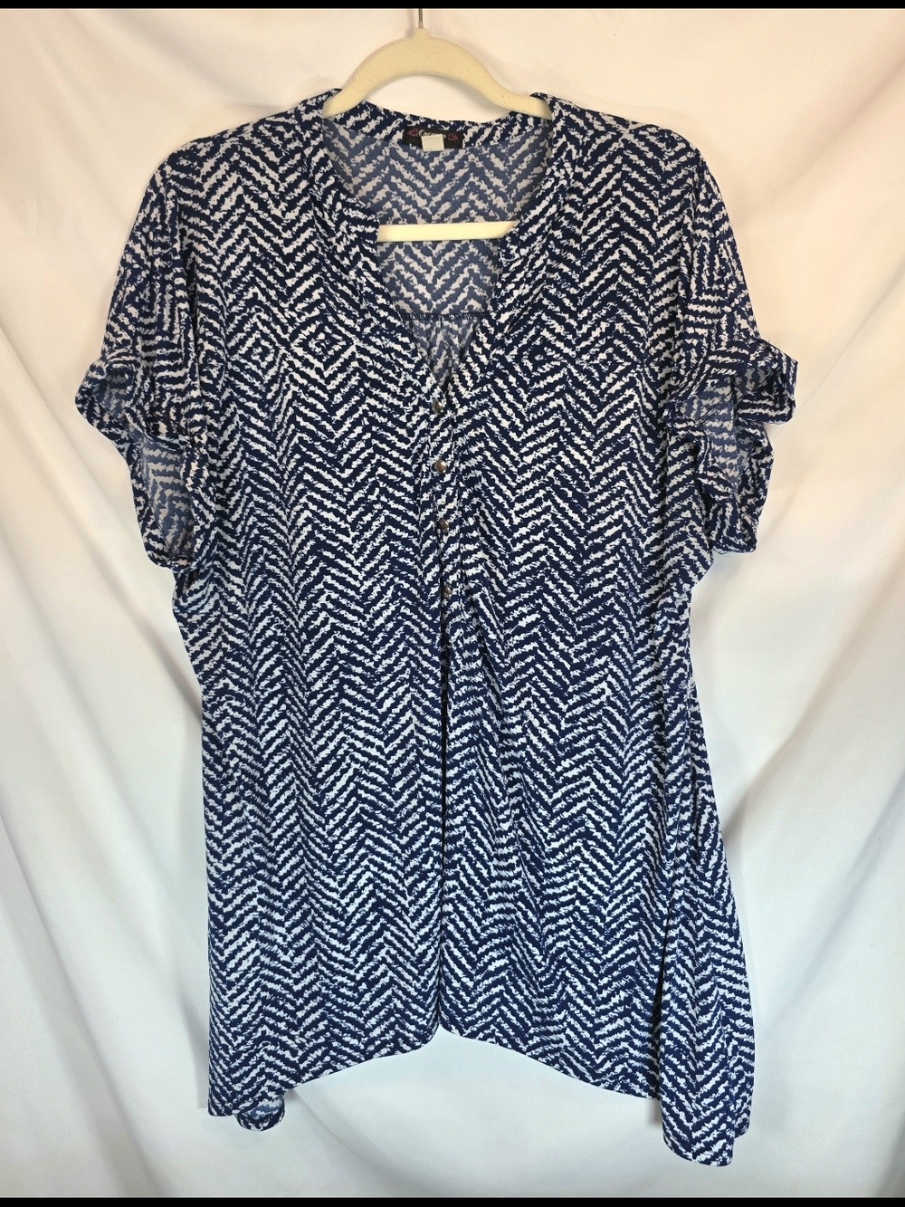 Cocomo Blue White Chevron Office Casual Silky Drapey Button Front Blouse Size 2X